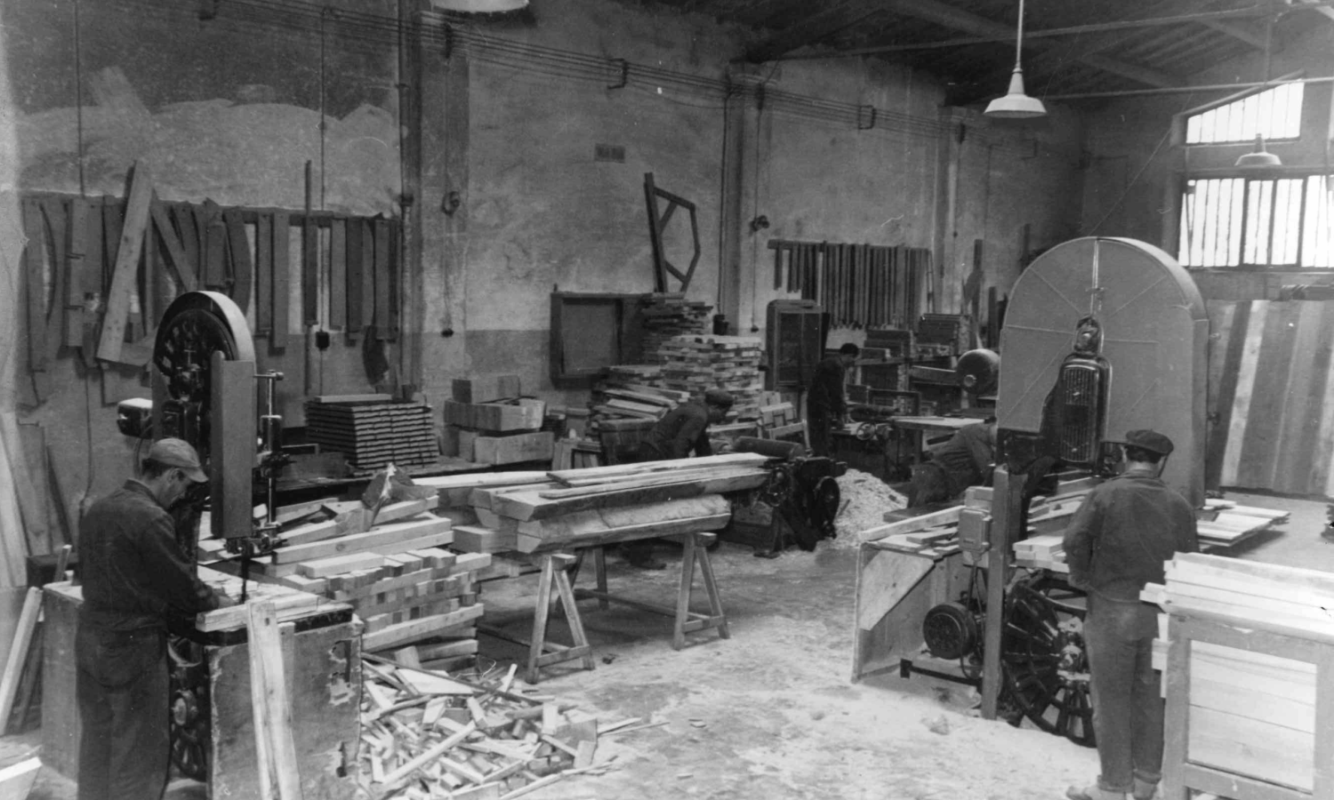 Officine_meccaniche_Francesco_Becherini_(azienda_meccanotessile_di_Prato)_-_Falegnameria_della_fabbrica_1